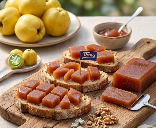 Dulce de Membrillo Canario Tirma en envase de 400 g, mermelada artesanal con sabor tradicional y natural.
